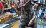 pyramid-head-13-limited-edition-pvc-statue-5
